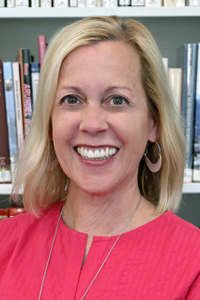Headshot Catherine Hollerbach